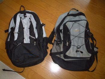 ファイル名: kaban.jpg
ファイルサイズ: 18.8KB 新旧の鞄