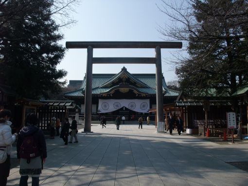 ファイル名: DSCF5925.jpg
ファイルサイズ: 40.7KB 靖国神社正面
