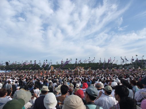 ファイル名: DSCF7432.jpg
ファイルサイズ: 44.8KB 神輿勢揃い