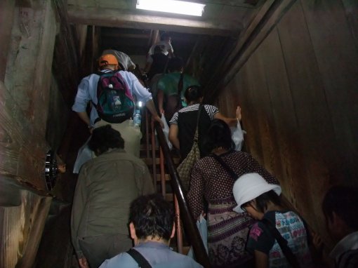 ファイル名: DSCF7905.jpg
ファイルサイズ: 32.7KB 天守閣へ上る道のり