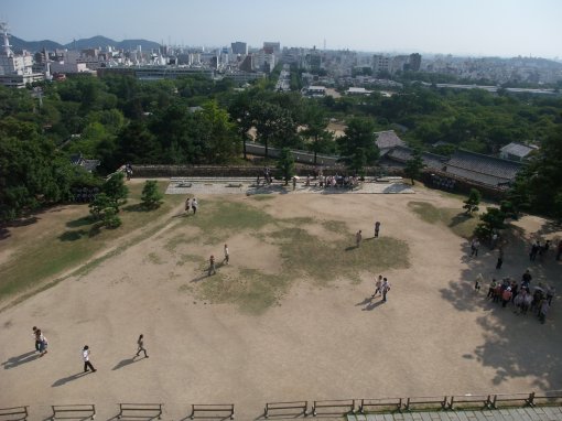 ファイル名: DSCF7908.jpg
ファイルサイズ: 41.6KB 天守閣からの眺め1
