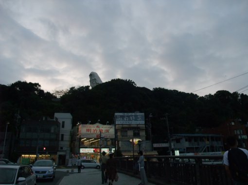 ファイル名: DSCF8848.jpg
ファイルサイズ: 24.8KB 大船観音の頭を望む