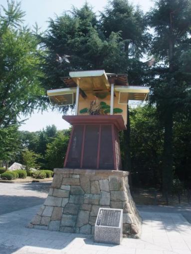 ファイル名: DSCF8230.jpg
ファイルサイズ: 92.5KB
→クリックで元のサイズを表示 1時間ごとに動く家康のカラクリ時計